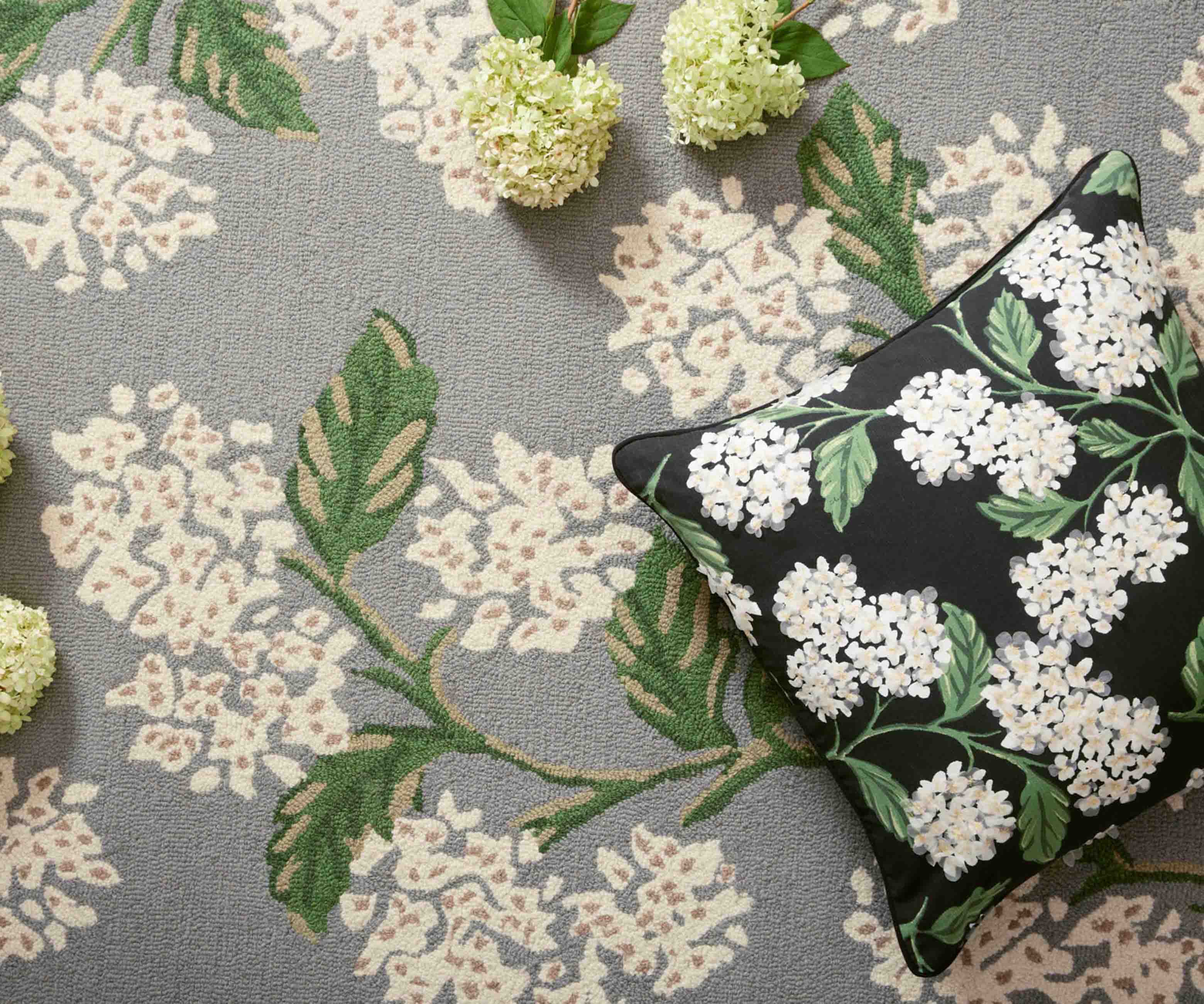 Joie Hydrangea Wool-Hooked Rug - Grey - Image 2