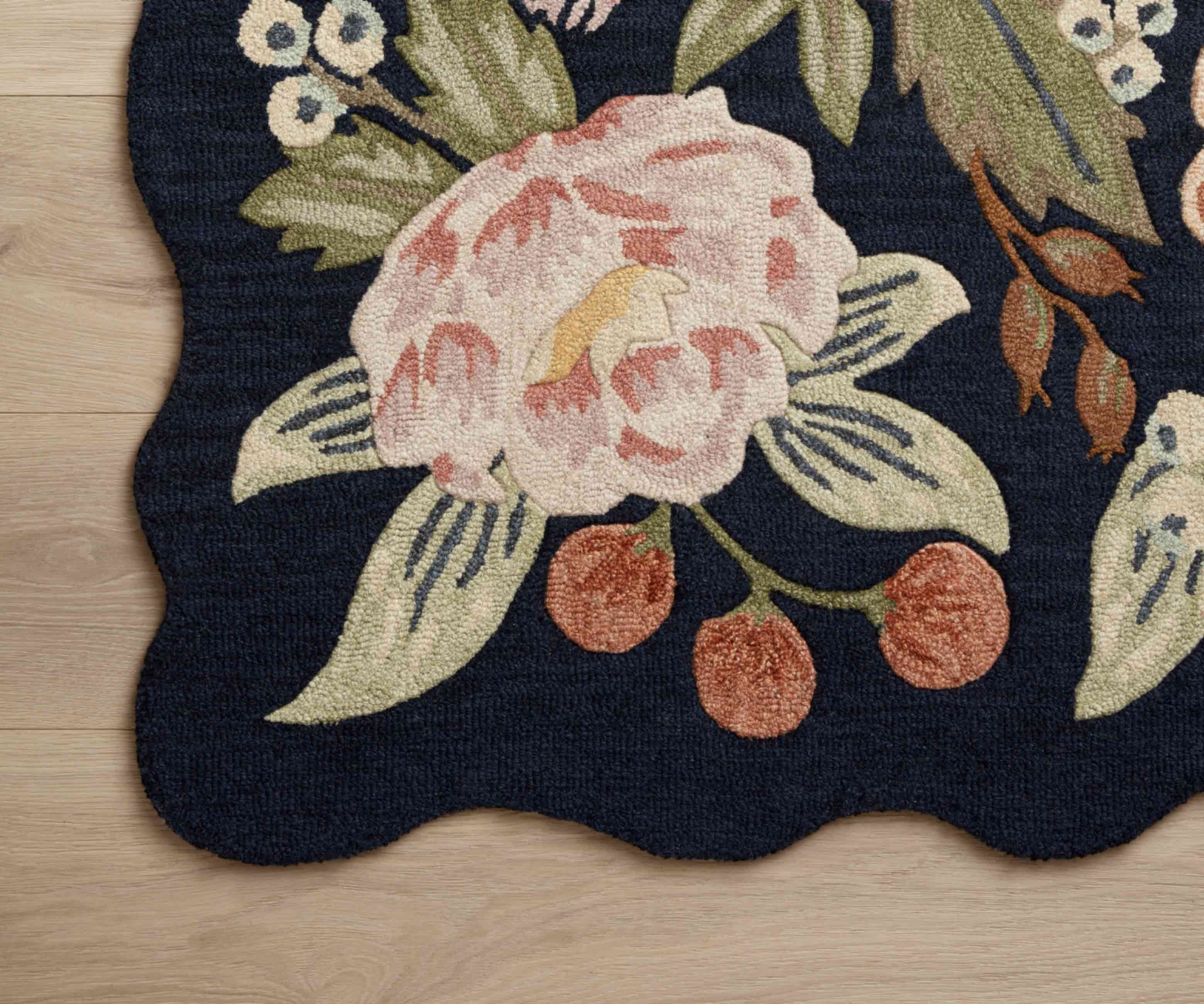 Vintage Blossoms Wool-Hooked Rug - Navy - Image 9